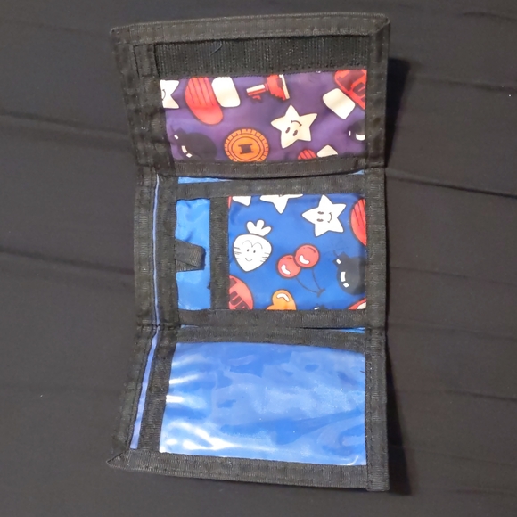 Nintendo, vintage 1990 Velcro trifold Mario wallet with hologram on front - Picture 5 of 7